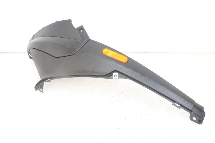 photo de CARENA SOTTO SELLA DESTRA PIAGGIO NRG POWER PUREJET 50 (2018 - 2021) - Dettagli dei punti di fissaggio