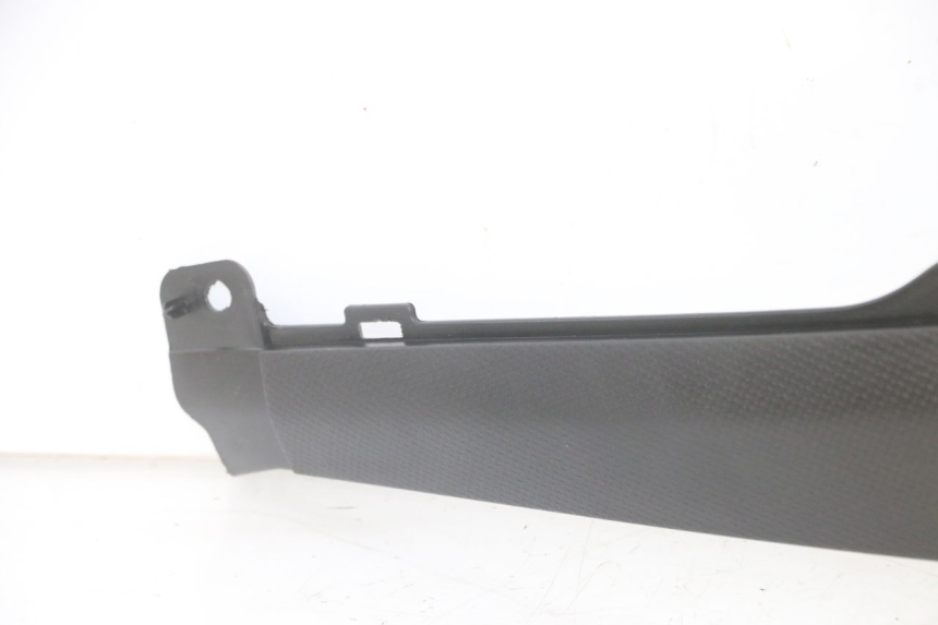 photo de CARENA SOTTO SELLA DESTRA PIAGGIO NRG POWER PUREJET 50 (2018 - 2021) - Stato della superficie e materiale