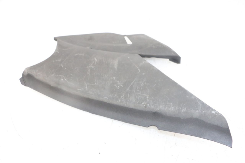 photo de CARENA SOTTO SELLA DESTRA HONDA NTV DEAUVILLE ABS 700 (2007 - 2016) - Altra angolazione