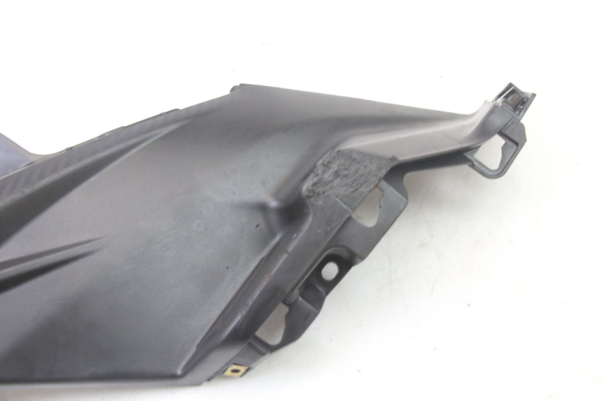 photo de CARENA SOTTO SELLA DESTRA SYM ORBIT III 3 4T 50 (2021 - 2025) - Zoom sullo stato d'uso