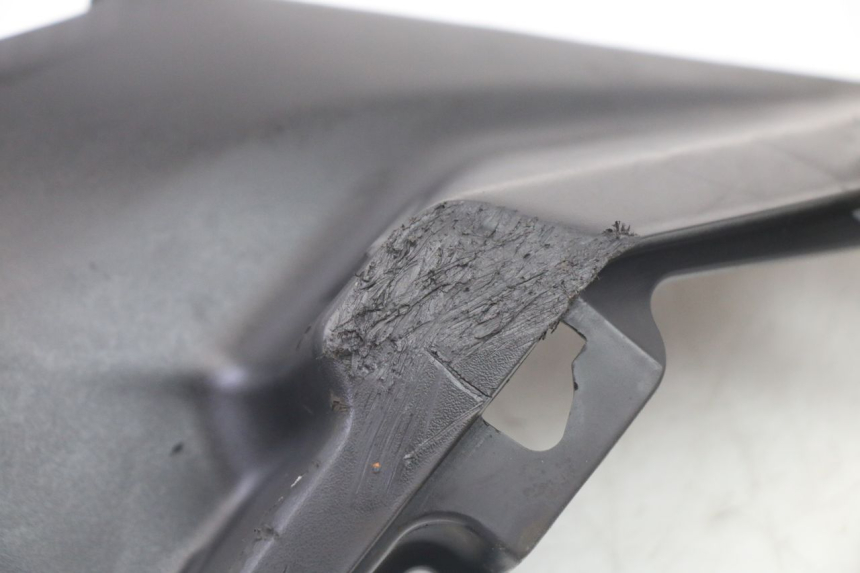 photo de CARENA SOTTO SELLA DESTRA SYM ORBIT III 3 4T 50 (2021 - 2025) - Altra angolazione