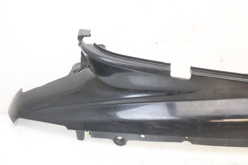 photo de CARENA SOTTO SELLA DESTRA PEUGEOT DJANGO 125 (2014 - 2017) - Zoom sullo stato d'uso