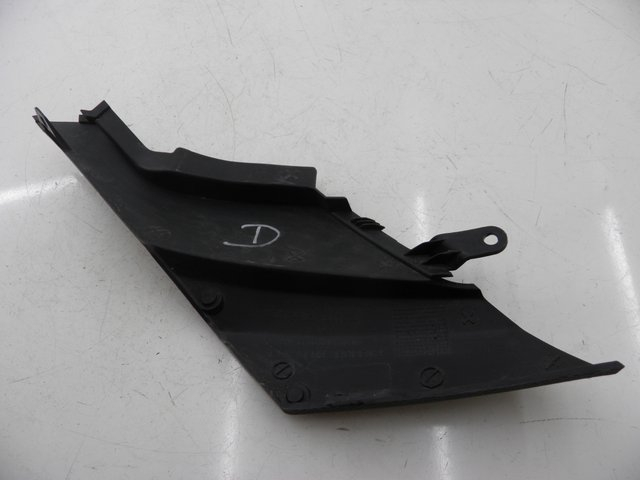 photo de COPERCHIO SOTTO SELLA DESTRO PEUGEOT JET FORCE CARBU 50 (2003 - 2016) - Zoom sullo stato d'uso