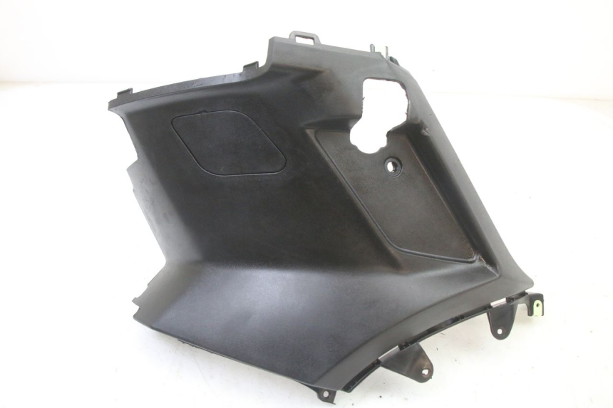 photo de CARENA SOTTO SELLA DESTRA PEUGEOT STREETZONE I 2T 50 (2018 - 2020) - Dettaglio del componente