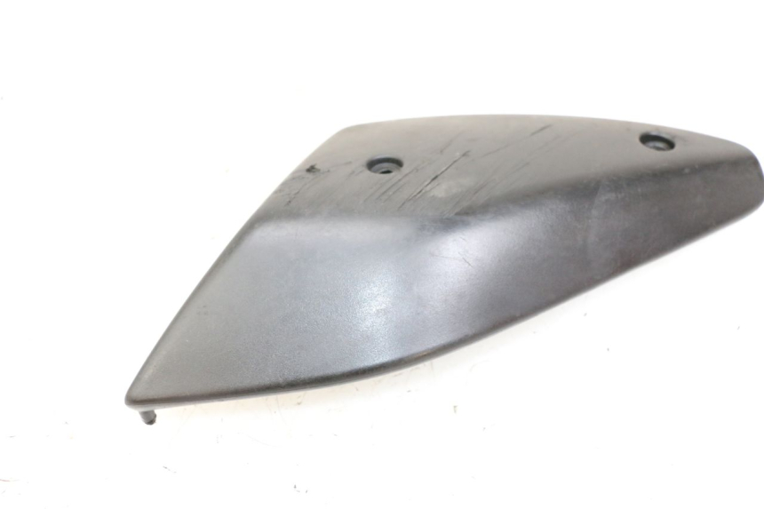 photo de CARENA SOTTO SELLA DESTRA PEUGEOT TKR TREKKER FURIOUS 50 (2005 - 2014) - Altra angolazione