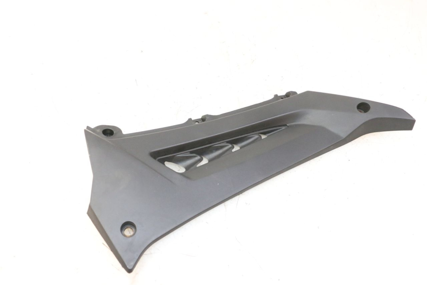 photo de CARENA SOTTO SELLA DESTRA MAG POWER R-STREET 50 (2016 - 2025) - Dettaglio del componente