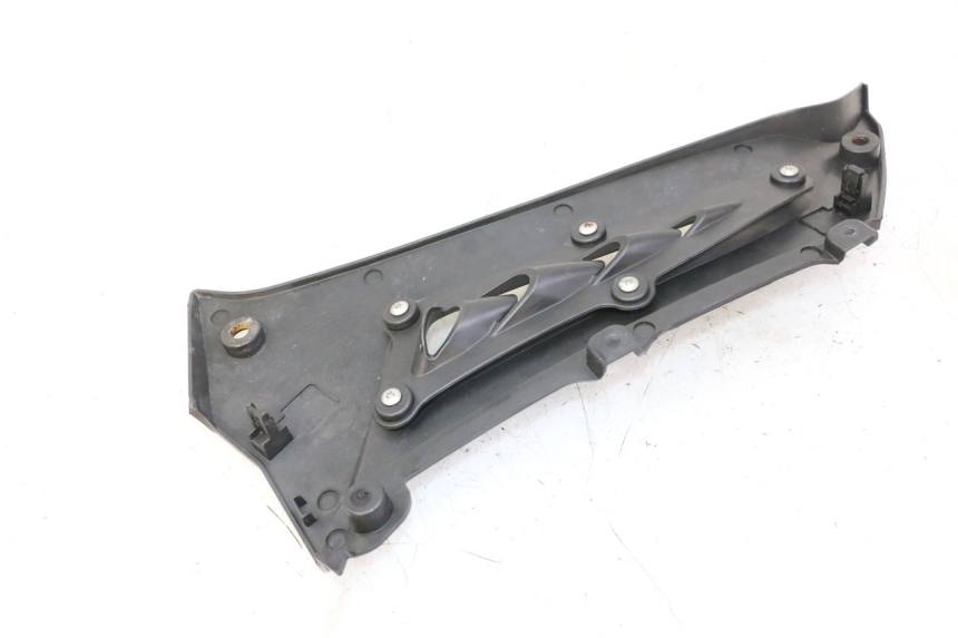 photo de CARENA SOTTO SELLA DESTRA MAG POWER R-STREET 50 (2016 - 2025) - Altra angolazione