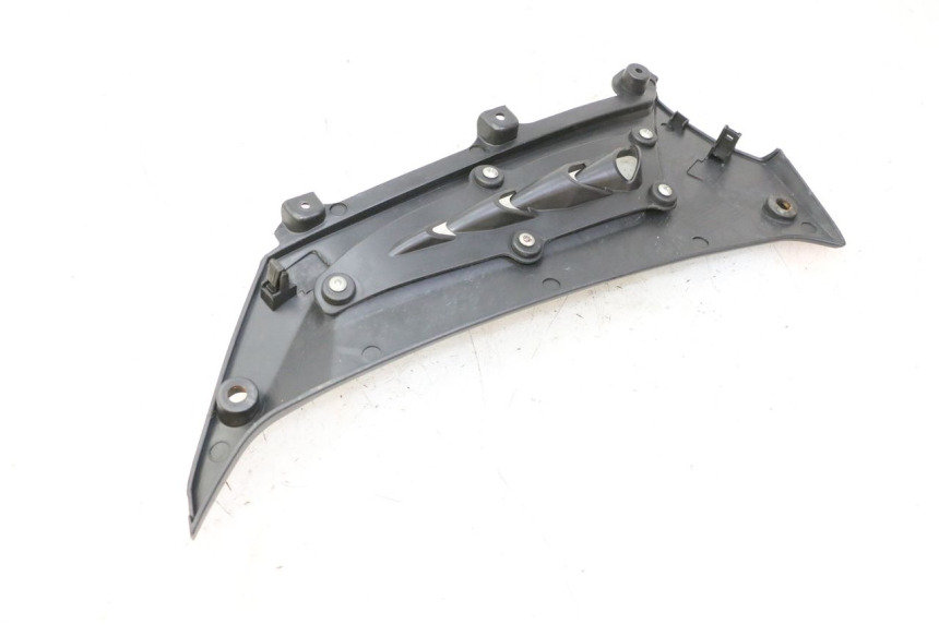 photo de CARENA SOTTO SELLA DESTRA MAG POWER R-STREET 50 (2016 - 2025) - Primo piano tecnico