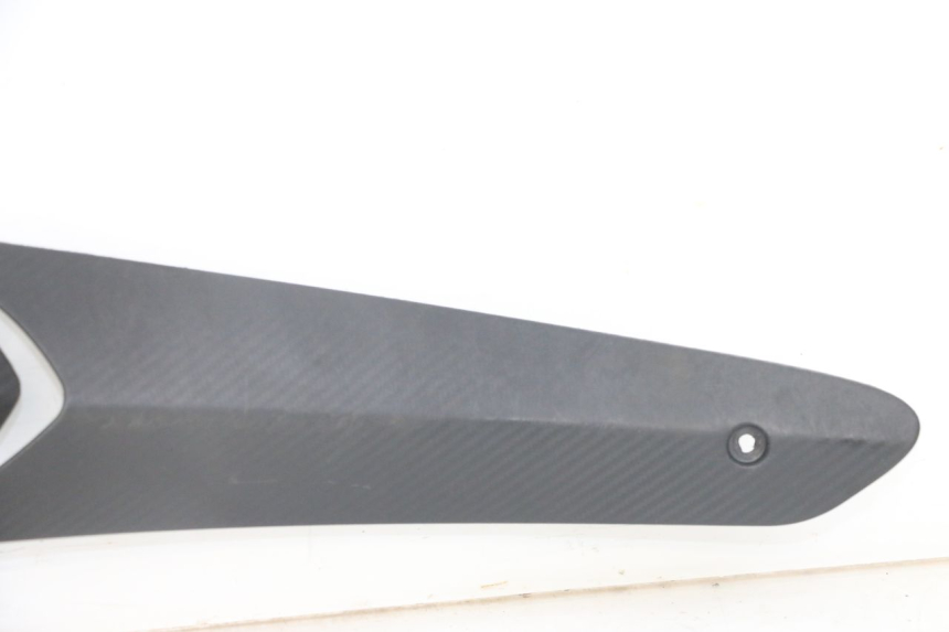 photo de CARENA SOTTO SELLA DESTRA GILERA RUNNER SL 50 (2006 - 2009) - Dettagli dei punti di fissaggio