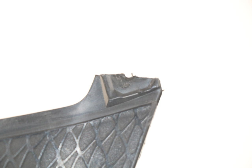 photo de COPERCHIO SOTTO SELLA DESTRO BMW S RR ABS S1000RR 1000 (2009 - 2011) - Zoom sullo stato d'uso