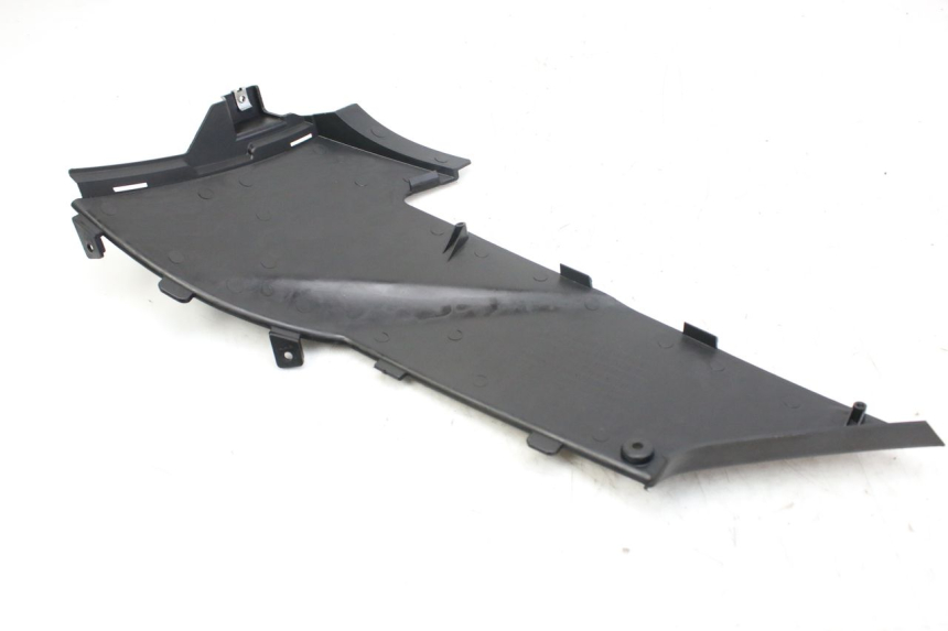 photo de COPERCHIO SOTTO SELLA DESTRO DAELIM S2 FI 125 (2008 - 2017) - Dettaglio del componente