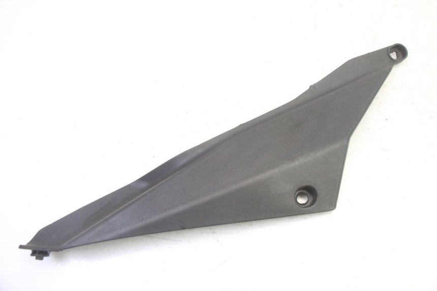 photo de CARENA SOTTO SELLA DESTRA GILERA SMT SUPERMOTARD 50 (2009 - 2017) - Vista principale