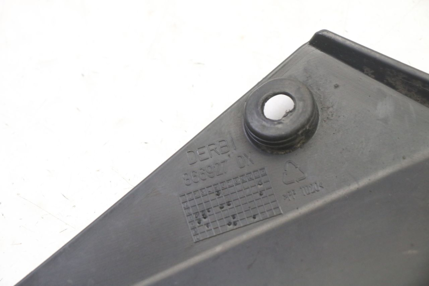 photo de CARENA SOTTO SELLA DESTRA GILERA SMT SUPERMOTARD 50 (2009 - 2017) - Dettagli dei punti di fissaggio