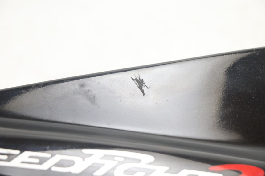 photo de CARENA SOTTO SELLA DESTRA PEUGEOT SPEEDFIGHT 2 AC 50 (2000 - 2009) - Zoom sullo stato d'uso