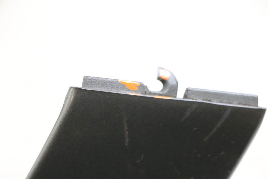 photo de CARENA SOTTO SELLA DESTRA PEUGEOT SPEEDFIGHT 4 2T 50 (2015 - 2019) - Zoom sullo stato d'uso