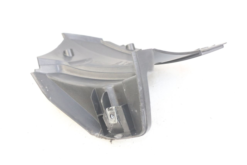 photo de COPERCHIO SOTTO SELLA DESTRO APRILIA SR 2T 50 (2012 - 2017) - Zoom sullo stato d'uso