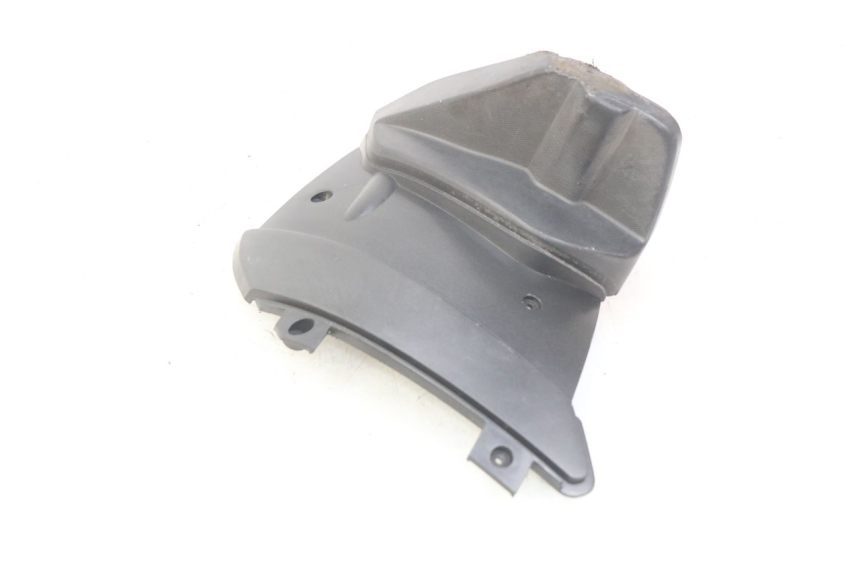 photo de COPERCHIO SOTTO SELLA DESTRO APRILIA SR 2T 50 (2012 - 2017) - Primo piano tecnico