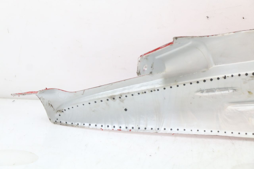 photo de CARENA SOTTO SELLA DESTRA APRILIA SR CARB LC 2T 50 (2004 - 2012) - Vista d'insieme del prodotto