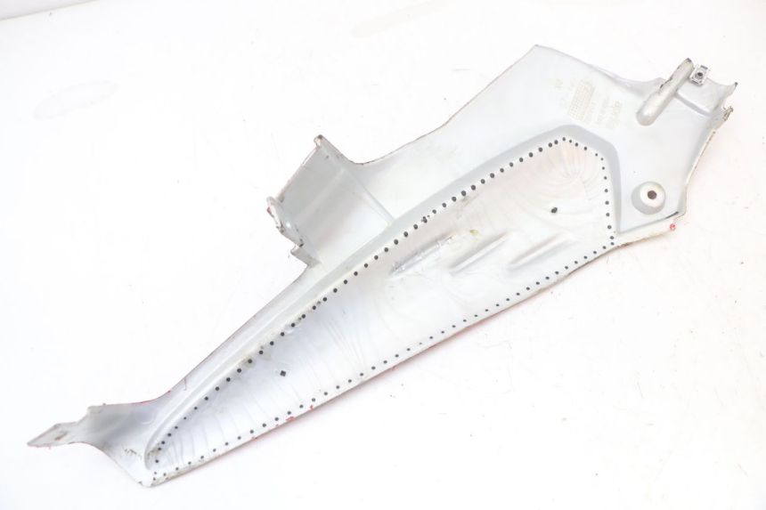 photo de CARENA SOTTO SELLA DESTRA APRILIA SR CARB LC 2T 50 (2004 - 2012) - Stato della superficie e materiale