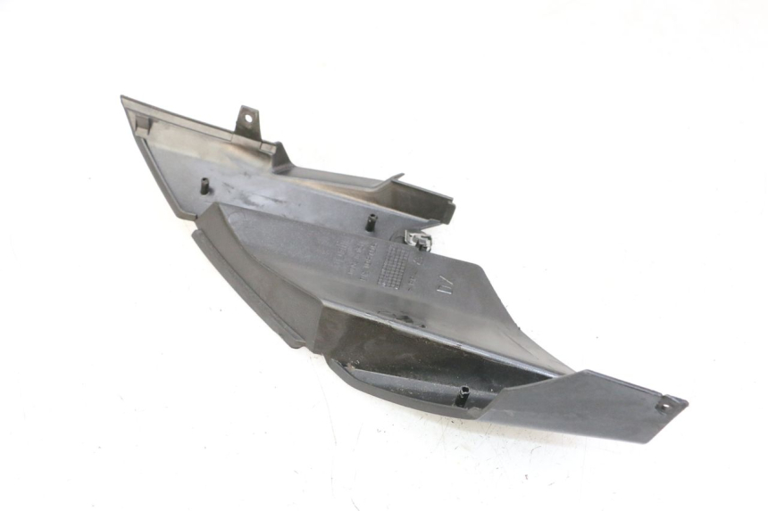 photo de CARENA SOTTO SELLA DESTRA APRILIA SR R 2T LC 50 (2018 - 2021) - Dettaglio del componente