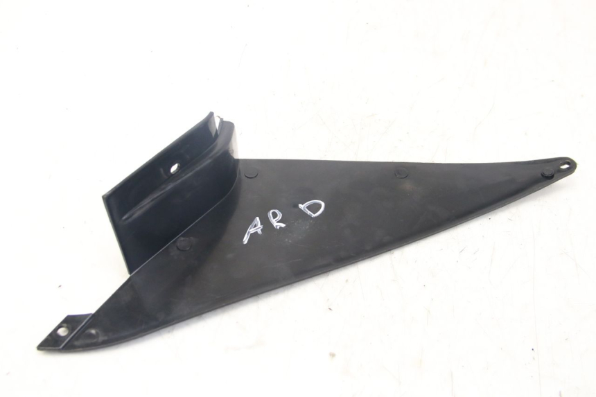 photo de COPERCHIO SOTTO SELLA DESTRO JAWA STELLA BABETTA 134 50 - Altra angolazione