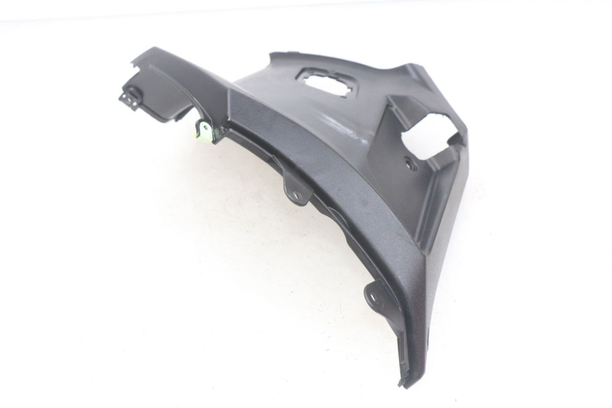 photo de COPERCHIO SOTTO SELLA DESTRO PEUGEOT STREETZONE 4T 50 (2018 - 2023) - Vista d'insieme del prodotto