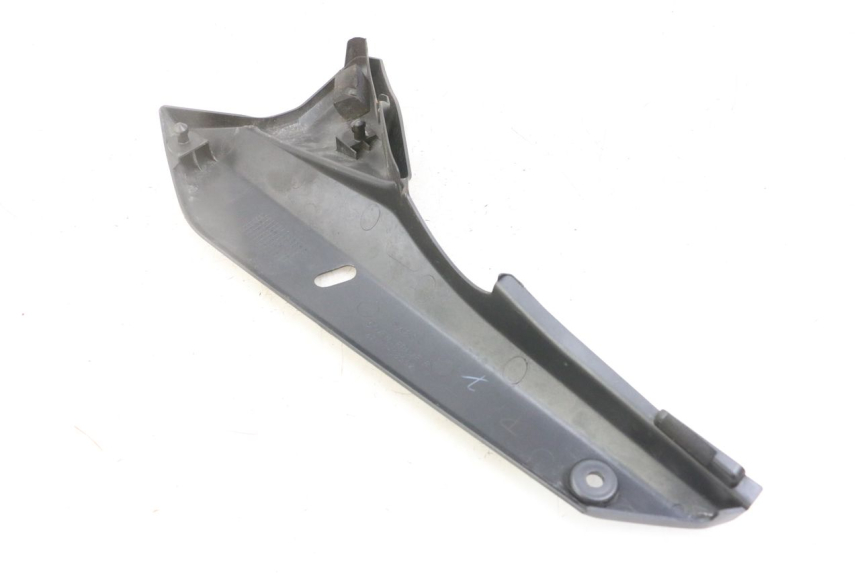 photo de CARENA SOTTO SELLA DESTRA SUZUKI GSX F GSXF 650 (2007 - 2015) - Zoom sullo stato d'uso