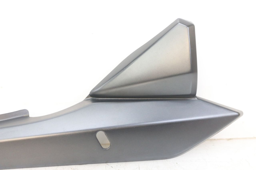 photo de CARENA SOTTO SELLA DESTRA SUZUKI GSX F GSXF 650 (2007 - 2015) - Dettagli dei punti di fissaggio