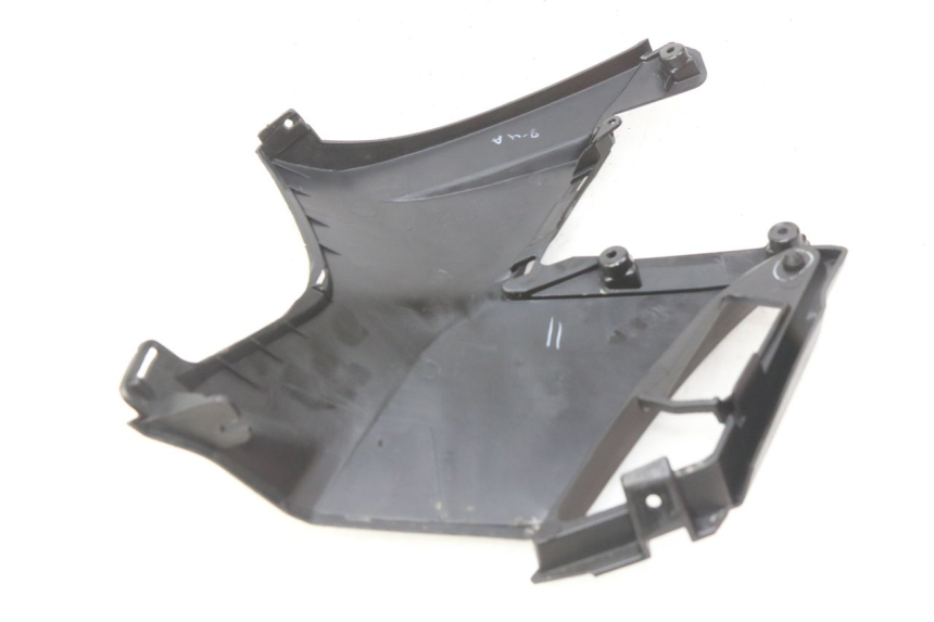 photo de COPERCHIO SOTTO SELLA DESTRO APRILIA SXR 50 (2021 - 2023) - Zoom sullo stato d'uso