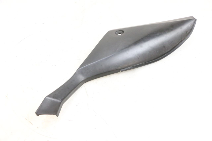 photo de CARENA SOTTO SELLA DESTRA YAMAHA TZR 50 (2008 - 2016) - Primo piano tecnico