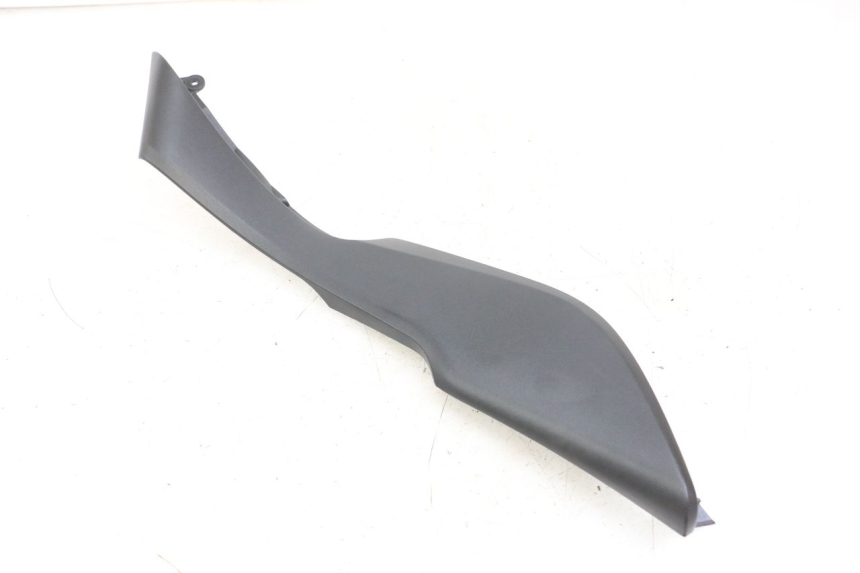 photo de CACHE SOTTO SELLA DESTRO KAWASAKI VERSYS ABS 650 (2015 - 2018) - Primo piano tecnico