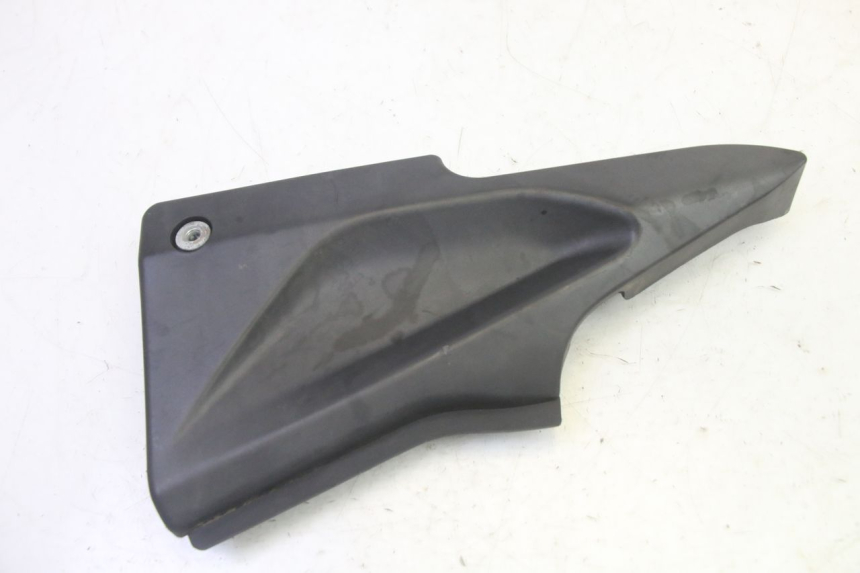 photo de COPERCHIO SOTTO SELLA DESTRO DAELIM VJ ROADWIN FI 125 (2008 - 2017) - Dettaglio del componente