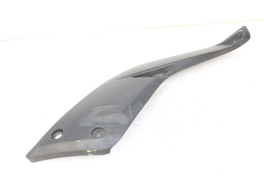 photo de CARENA SOTTO SELLA DESTRA YAMAHA X-MAX XMAX ABS 250 (2010 - 2012) - Dettaglio del componente