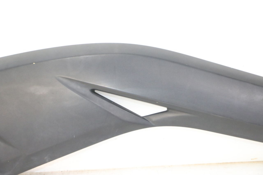 photo de CARENA SOTTO SELLA DESTRA YAMAHA X-MAX XMAX ABS 250 (2010 - 2012) - Altra vista dell'articolo