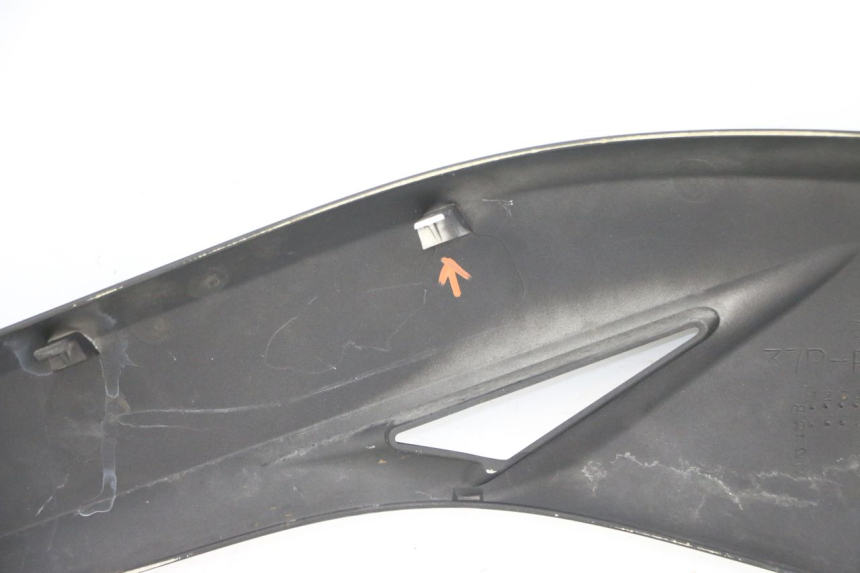 photo de CARENA SOTTO SELLA DESTRA YAMAHA X-MAX XMAX ABS 250 (2010 - 2012) - Dettagli dei punti di fissaggio