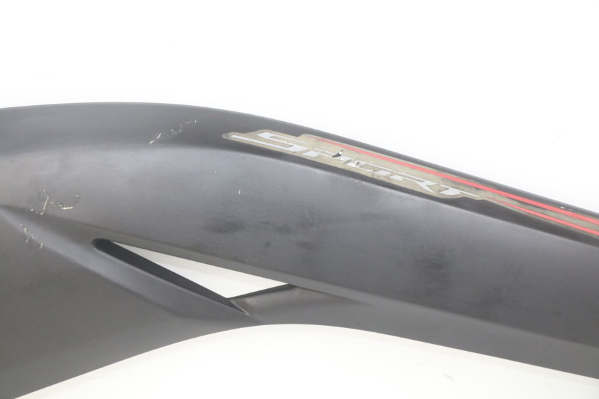 photo de COPERCHIO SOTTO SELLA DESTRO YAMAHA X-MAX XMAX 125 (2010 - 2013) - Zoom sui componenti