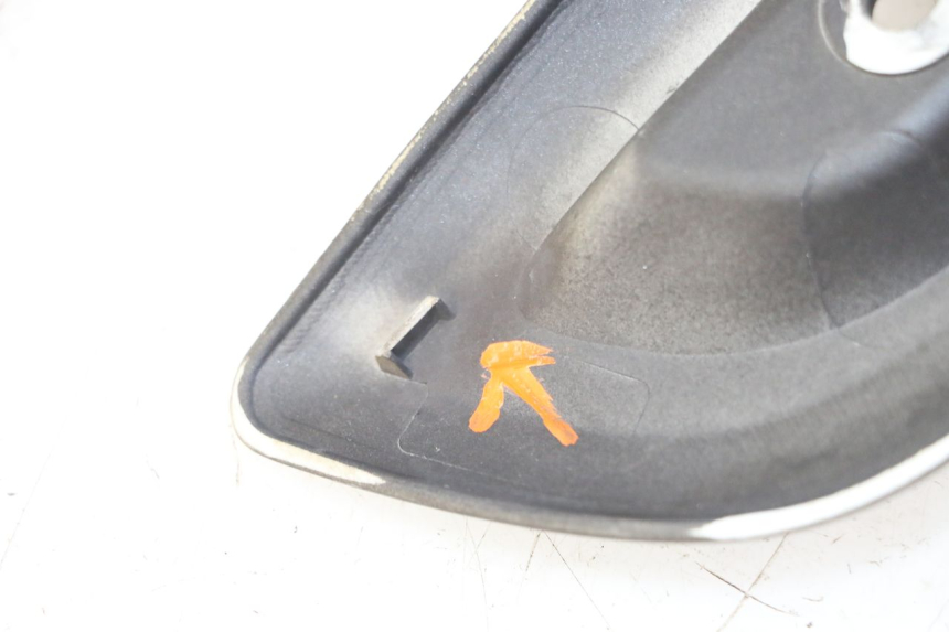 photo de COPERCHIO SOTTO SELLA DESTRO YAMAHA X-MAX XMAX 125 (2010 - 2013) - Altra angolazione