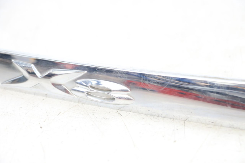 photo de COPERCHIO SOTTO SELLA DESTRO PIAGGIO X8 125 (2004 - 2007) - Dettagli dei punti di fissaggio