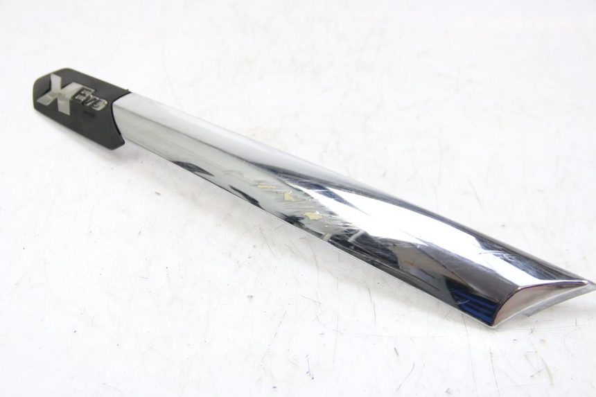 photo de COPERCHIO SOTTO SELLA DESTRO PIAGGIO XEVO - X EVO 125 (2007 - 2017) - Vista principale