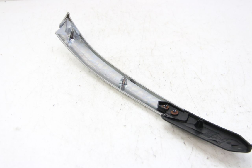 photo de COPERCHIO SOTTO SELLA DESTRO PIAGGIO XEVO - X EVO 125 (2007 - 2017) - Zoom sullo stato d'uso