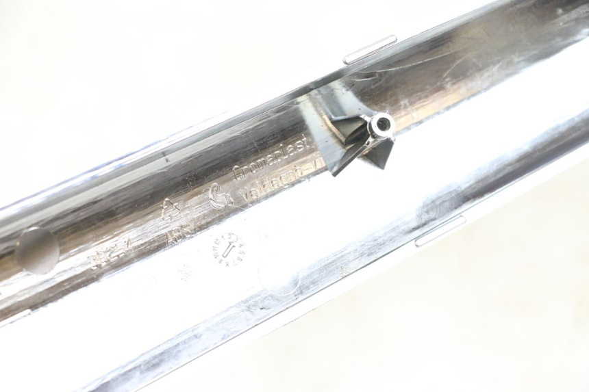 photo de COPERCHIO SOTTO SELLA DESTRO PIAGGIO XEVO - X EVO 125 (2007 - 2017) - Dettaglio del componente