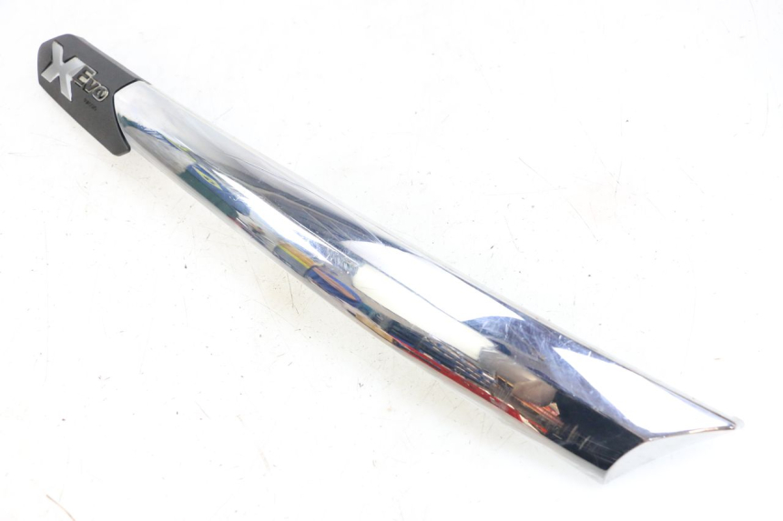 photo de COPERCHIO SOTTO SELLA DESTRO PIAGGIO XEVO - X EVO 125 (2007 - 2017) - Vista d'insieme del prodotto