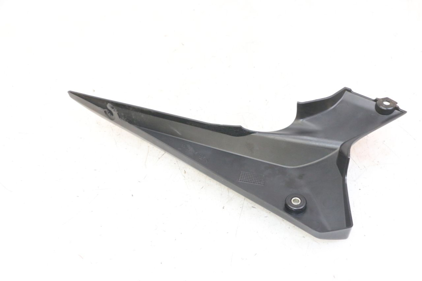 photo de COPERCHIO SOTTO SELLA DESTRO YAMAHA XJ6 ABS 600 (2008 - 2016) - Zoom sullo stato d'uso