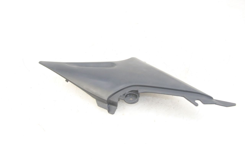 photo de COPERCHIO SOTTO SELLA DESTRO YAMAHA XJN DIVERSION 600 (2000 - 2003) - Altra angolazione