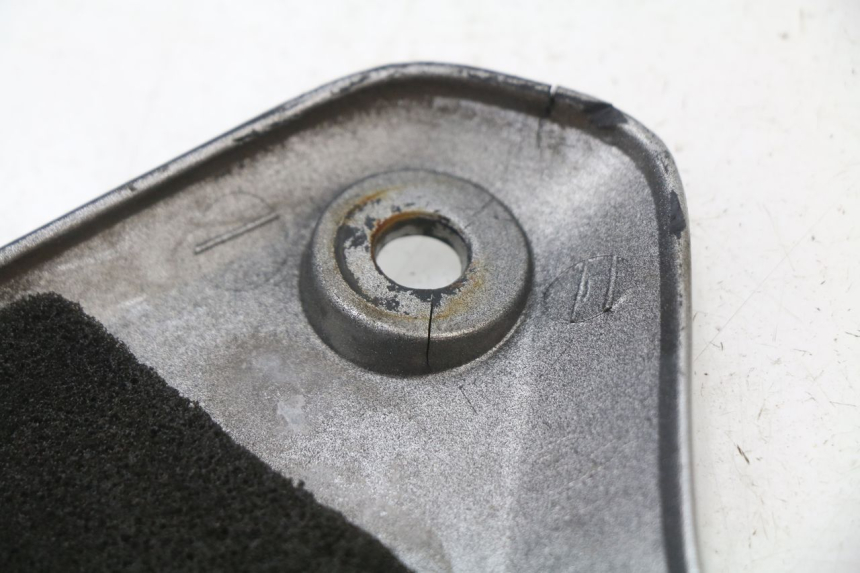 photo de CARENA SOTTO SELLA DESTRA HONDA XLV TRANSALP 650 (2005 - 2007) - Zoom sullo stato d'uso