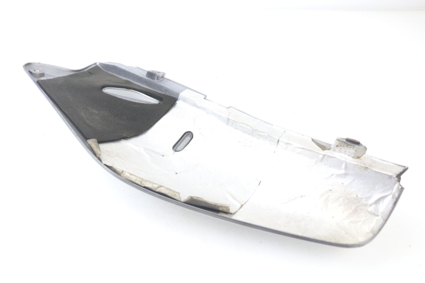 photo de CARENA SOTTO SELLA DESTRA HONDA XLV TRANSALP 650 (2005 - 2007) - Dettagli dei punti di fissaggio