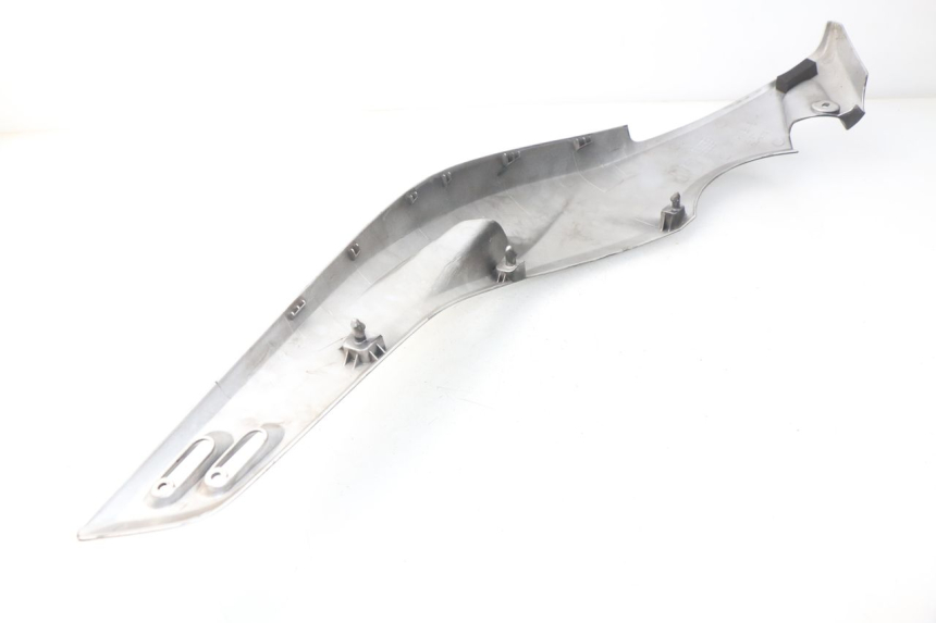 photo de COPERCHIO SOTTO SELLA DESTRO YAMAHA XP T-MAX TMAX ABS 500 (2004 - 2007) - Zoom sullo stato d'uso