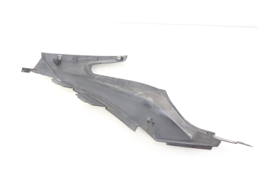 photo de COPERCHIO SOTTO SELLA DESTRO YAMAHA XP T-MAX TMAX ABS 530 (2012 - 2015) - Altra angolazione