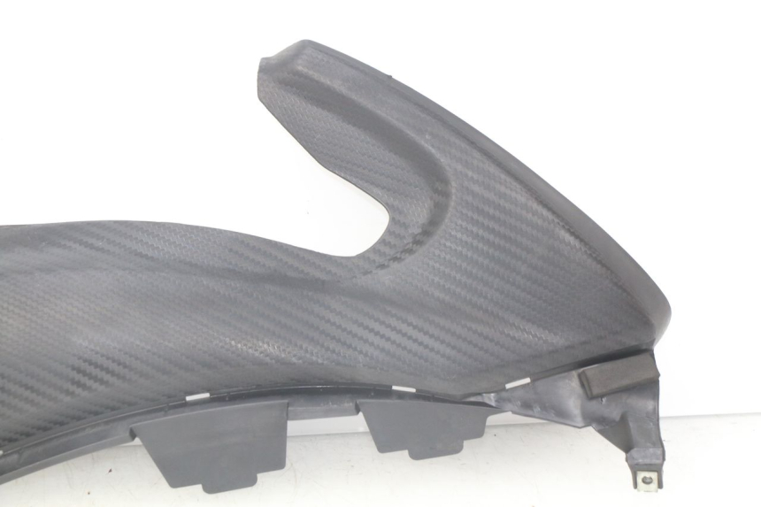 photo de COPERCHIO SOTTO SELLA DESTRO YAMAHA XP T-MAX TMAX ABS 530 (2012 - 2015) - Vista d'insieme del prodotto