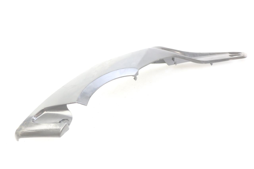 photo de COPERCHIO SOTTO SELLA DESTRO YAMAHA XP T-MAX TMAX ABS 500 (2004 - 2007) - Caratteristiche distintive